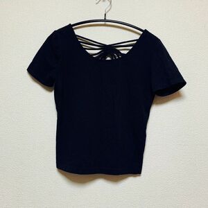 【売り切りたいので値段交渉受付中！】フォーエバー21 Forever21 Tシャツ　ブラック　半袖　半袖Tシャツ トップス 