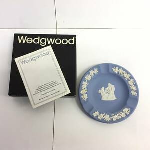[雑貨] 灰皿「Wedgwood：ウエッジウッド」Round Ash Tray 西洋陶磁 工芸品 高級感 小物入れなどにも 青×白 箱付き
