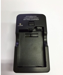 特価！！ PSP1000 / 2000 / 3000 対応 バッテリーチャージャー マルチ充電器