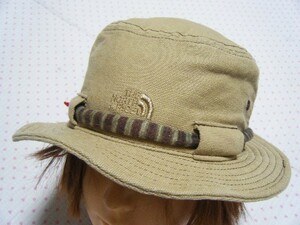 ノースフェイス×チャムス　THE NORTH FACE×CHUMS TAGGET HAT アウトドア用バゲットハット・帽子 薄茶系　適頭囲 53～57㌢　@Goldwin製