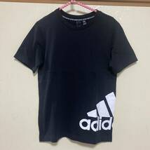 ☆adidas ☆半袖Tシャツ 【160】_画像1