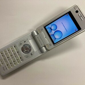 AD097 docomo FOMA SH903iES シルバーの画像1