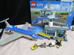 .] LEGO Lego City 60104 airport terminal . passenger plane used beautiful goods 