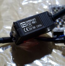 オムロン E3Z-R61 光電センサー 2M　反射材付き　新品保管品_画像3