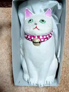 岩手県の郷土玩具、六原張子　さわはん　お座り猫　白猫　縁起物