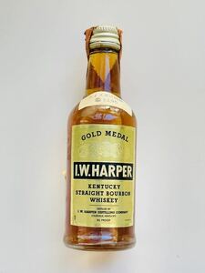 【古酒】未開栓 I.W.HARPER GOLD MEDAL バーボン ウイスキー 特級 I.W.ハーパー ゴールドメダル ミニボトル 長期保管品 暗所保管中