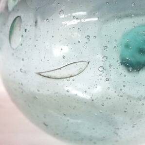 ◆(NS) レトロ雑貨 ガラス製 浮き玉 まとめて 4個セット 直径 約8㎝ ガラス玉 ガラス球 気泡 縄網 漁具 青色 古道具 置物 インテリア雑貨の画像7