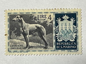 外国切手　サンマリノ共和国　犬　4LIRE　未使用