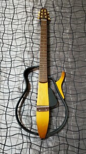 【おまけ付】YAMAHA ヤマハサイレントギター　SLG１１０S SILENT GUITER 電池三個付　サンバースト　アコースティックギター　アコギ　