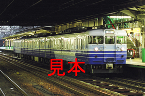 鉄道写真、35ミリネガデータ、124813260026、115系（N3編成）、JR信越本線、長岡駅、2001.02.22、（3045×2019）