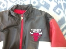 シカゴ ブルズ 革？レザー？ジャケット 極美品 L NBA Chicago Bulls Michael Jordan マイケル ジョーダン_画像3