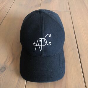 人気 話題の【A.P.C 】CAP 黒色 