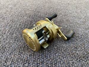 【機能良好】SHIMANO/シマノ CALCUTTA/カルカッタ CONQUEST/コンクエスト 51 RH447 ベイトリール