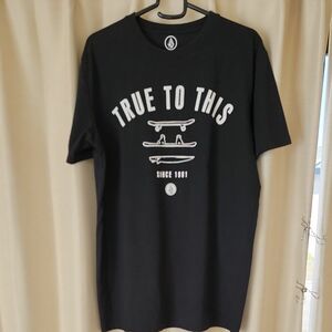 VOLCOM　Tシャツ