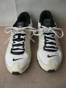 ★NIKE SHOX 　スニーカー 　　317929-120　　白　黒　アイボリー　　２５.0cm 　美品