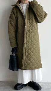 w closet double closet 22AW quilting long jacket . Trend item cotton inside . is light warm put on turning easy to do color Free