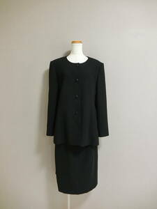 美品　SOIR BENIR　東京ソワール　フォーマル　ノーカラー　スカート　セットアップスーツ　ブラック　１７　大きいサイズ