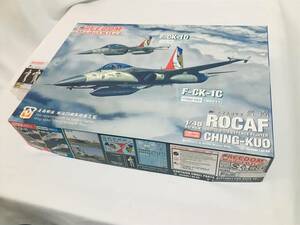 フリーダムモデルキット 1/48 中華民国空軍 F-CK1C チンクォ 単座型戦闘機+1/48　女性パイロット（限定版キット）