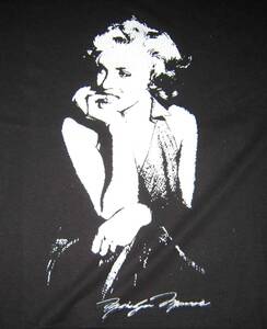 マリリン・モンロー　Marilyn Monroe　　黒地に白　M .L. 2L 3Lの4サイズから選べます。