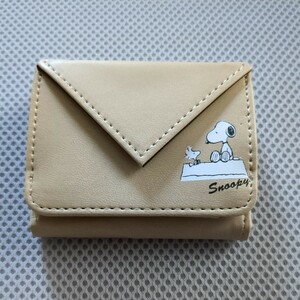 未使用品　スヌーピー　財布　小銭入れ　ミニ財布　三つ折り財布 ミニウォレット SNOOPY 折り財布　ベージュ