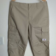 タグ付き未使用品　Dickies ディッキーズ DK008063CH11　カーゴ ジョガーパンツ　裾リブ　W30 予備ボタン付き　ベージュ_画像1