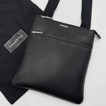 1円【未使用品】入手困難 定価23万 エルメネジルドゼニア Ermenegildo Zegna メンズ ショルダーバッグ サコッシュ 斜め掛け シボ革 レザー_画像1