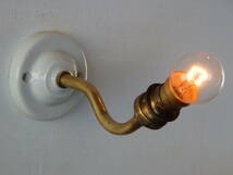 フランスアンティーク ブラケット 1灯 ブラス　陶器 真鍮 ランプ ライト 壁付け ウォール 蚤の市 ゴールド　西洋_画像1