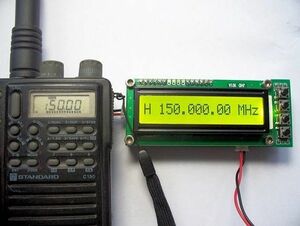 周波数カウンタ　0.1MHz～1100MHz（1.1GHz）　LCD ワイド液晶画面　1Hz/10Hz/100Hz単位