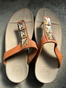 ●fitflop フィットフロップ ビジュー装飾 トングサンダル 24cm メタリックゴールド コンフォートサンダル レディース