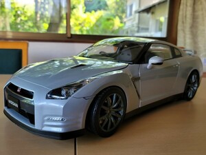 1/8 NISSAN GTR R35 イーグルモス