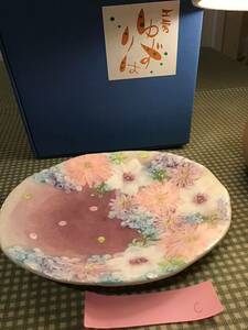 Art hand Auction 工房ゆずりは 瀬戸焼 ケーキプレート ケーキ皿 デザート 楕円形 食器 色彩花 ピンク 華やか 陶器 手描き 花柄 F箱 C, 食器, 和食器, 飯碗