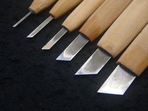 右　彫刻刀　6本　15㎜　12㎜　9㎜　4.5㎜　3㎜　1.5㎜　小刀　印刀　際刀　キワ型　