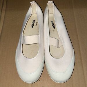  indoor shoes white 24.0 goods with special circumstances 