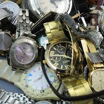 ★腕時計ジャンク品 + 時計バンド　いろいろ詰め合わせ_画像3
