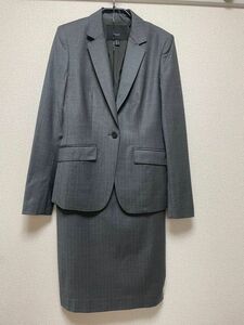 ICB(オンワード樫山)のテーラードカラースーツです。サイズ7号　ウエスト60〜62 スカート丈51 レディーススカート