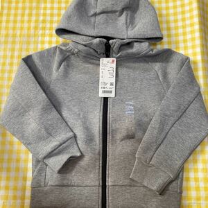 UNIQLOウルトラストレッチドライスウェットフルジップ パーカー　110