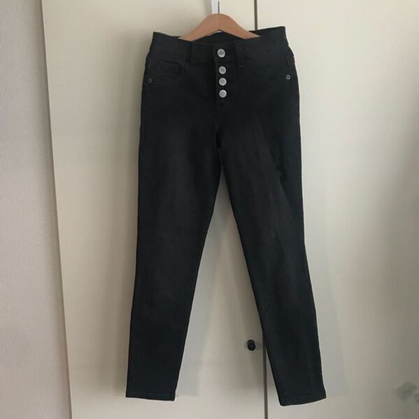 ストレッチパンツ ブラックデニム生地 ハイライズ 10 スキニー
