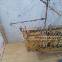 ★完成品★ 木製帆船模型 エンデバー ENDEAVOUR 94×39×88.2㎝ ケース付 イギリス小型帆船 模型_画像3