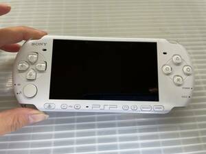 PSP3000本体 パールホワイト バッテリー欠品 SDカード（2GB）付き プレイステーションポータブル