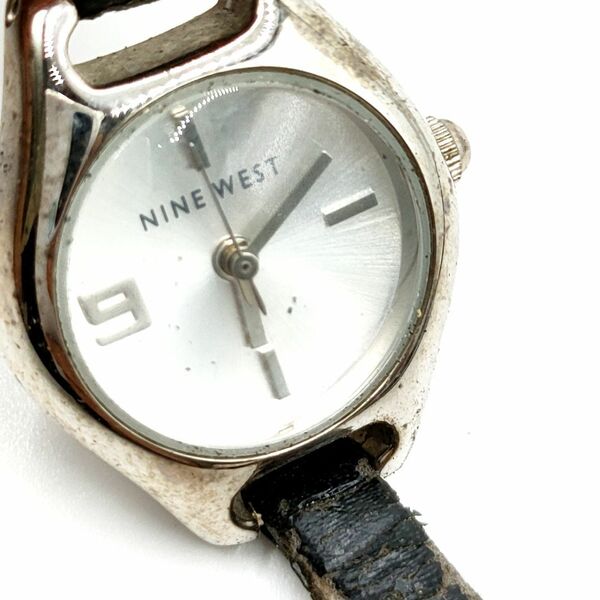 【電池切れ　ベルトジャンク】NINE WEST ナイン ウエスト　クォーツ腕時計　シルバー文字盤　ラウンド　レディース　ケース幅：2.2