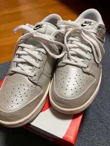 Nike Dunk Low SE "Metallic Silver"ナイキ ダンク ロー SE "メタリックシルバー"