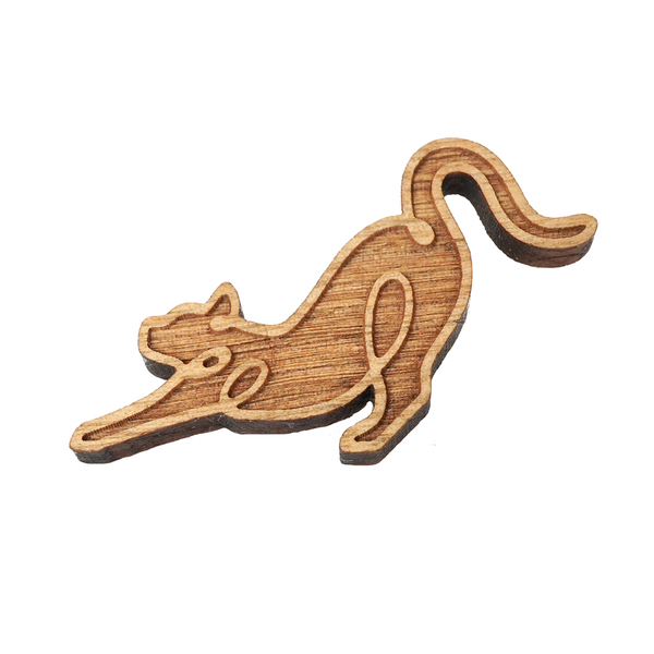 【木ｔｃｈ】クルミの木・ブローチ　のび～るねこ（stretching cat）