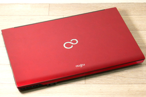 富士通 Fujitsu LIFEBOOK AH40/K AMD E2-1800 1.7GHz / MEM4GB / HDDなし / 15.6インチ 本体のみジャンク