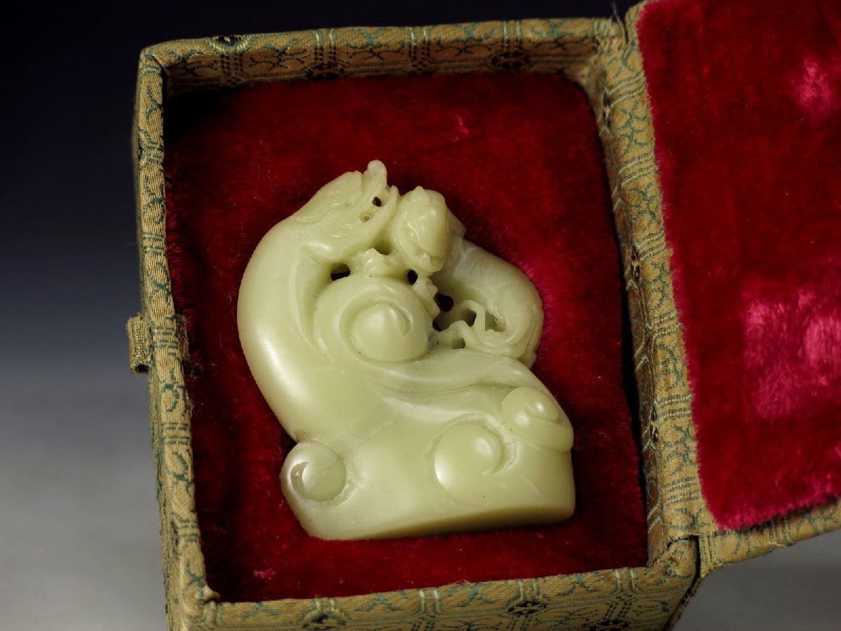 Yahoo!オークション  中国 翡翠彫刻、オブジェ 美術品の落札