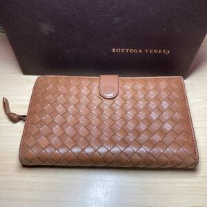 ボッテガヴェネタ イントレチャート 二つ折り財布　ブラウン レザー ホック メンズ　レディース　BOTTEGA VENETA ラウンドファスナー