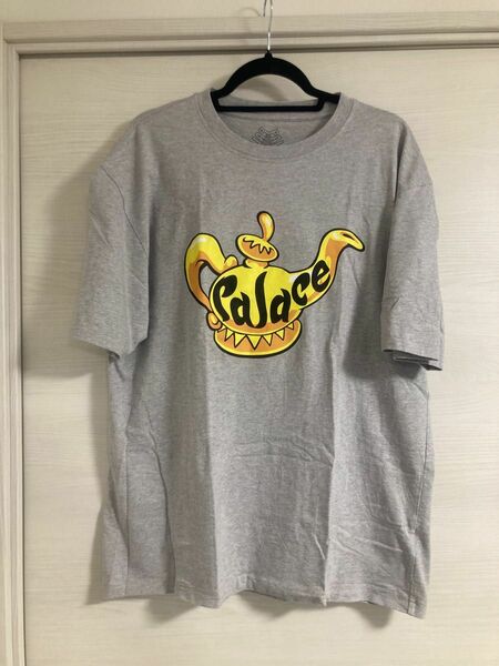 XL place skateboads TEE