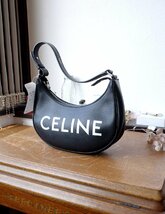 ★2022年　CELINE/セリーヌ　*アヴァ　三日月型　ロゴハンドバッグ//定価￥214.500*　古着のgplus広島　2310r3_画像3