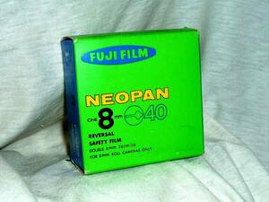 FUJIFILM 8ミリフィルム NEOPAN CINE 8 mm 40 REVERSAL(未開封・未使用品)使用期限切れジャンク