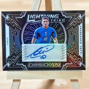 149枚限定 フランチェスコ・トッティ 2021-22 Panini Obsidian Soccer Lightning Strike Auto 034/149 Francesco Totti 直筆サインカード 