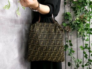 ●超美品●FENDI フェンディ●ズッカ柄●ナイロンキャンバス カーフ レザー 本革●巾着 ハンド バッグ●黒 ベージュ●SV金具●A4●Js41101